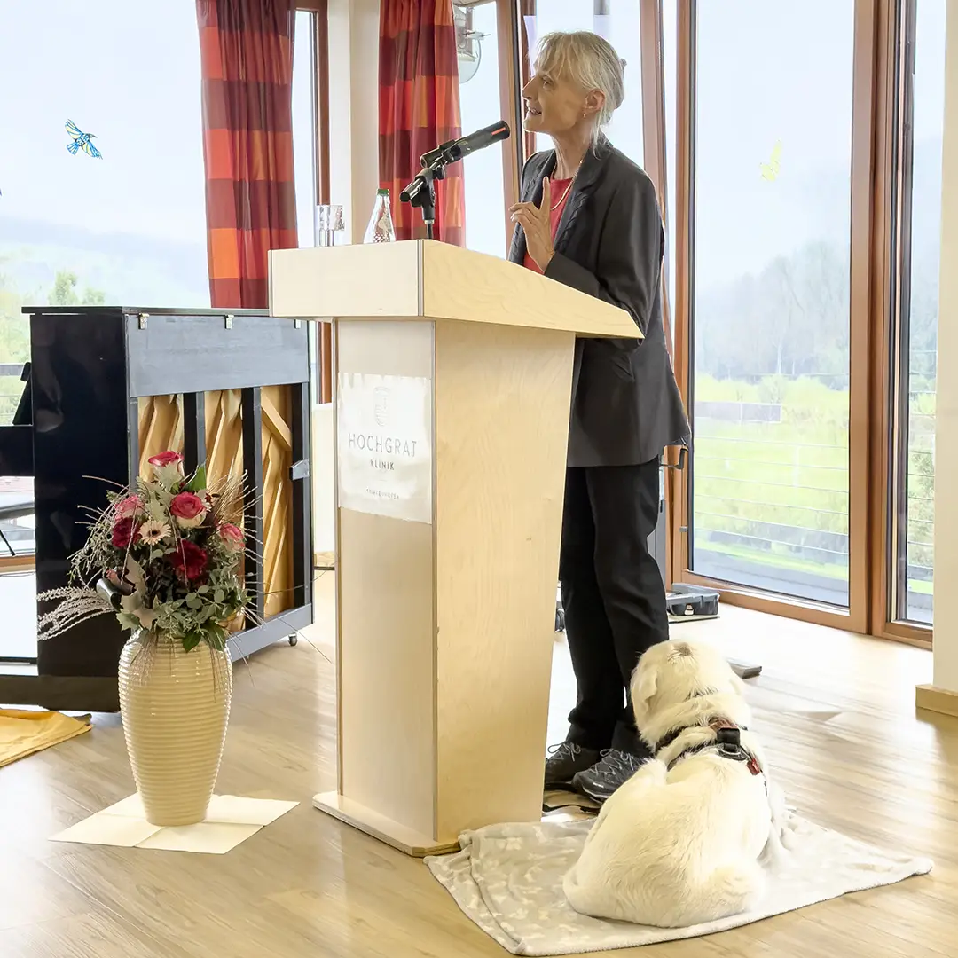 Dr. Monika Renz beim Vortrag