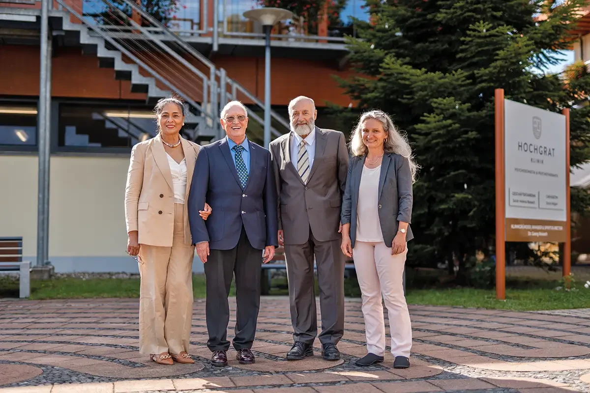 Gruppenbild mit DR. Georg Reisach
